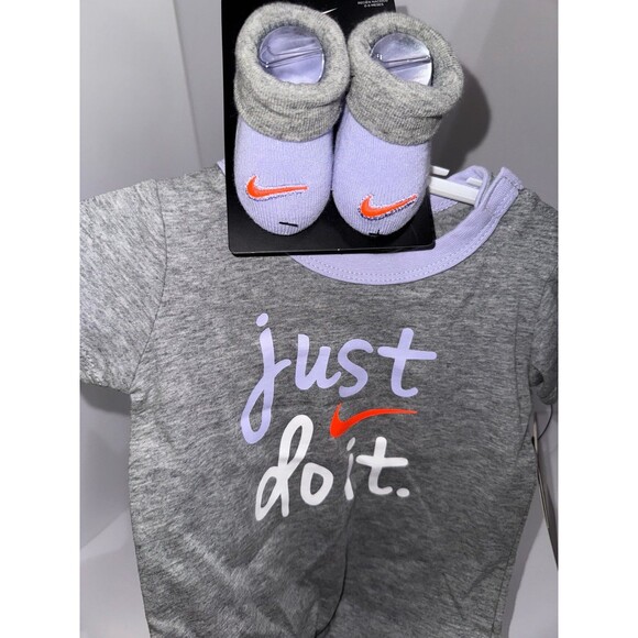 Just Do It Nike one piece with socks set  0-6 mths - Picture 2 of 6